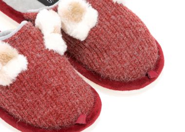 Παντόφλες μπορντό υφασμάτινες με φουντίτσες ΜΠΟΡΝΤΟ - Tsoukalas - 