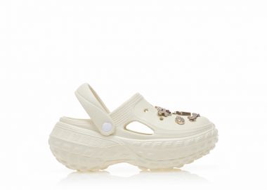 Παντόφλες σαμπό μπεζ λάστιχο με χρυσά διακοσμητικά ΜΠΕΖ - Tsoukalas - 