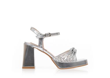 Πέδιλα ασημί δερματίνη με ιδιαίτερη φάσα από πολλαπλά λουράκια και φιάπα ΑΣΗΜΙ - Tsoukalas - 
