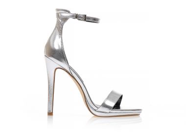 Πέδιλα ασημί δερματίνη με λεπτή λοξή φάσα και λουράκι στον αστράγαλο ΑΣΗΜΙ - Tsoukalas - 