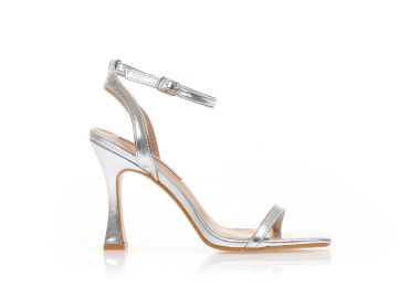 Πέδιλα ασημί δερματίνη με λουράκι στον αστράγαλο και ιδιαίτερο τακούνι ΑΣΗΜΙ - Tsoukalas - 