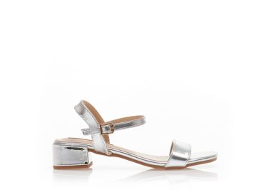 Πέδιλα ασημί δερματίνη με λουράκι στον αστράγαλο και λουστρίνι ΑΣΗΜΙ - Tsoukalas - 