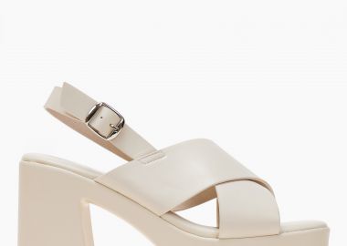 Πέδιλα χιαστί με φιάπα και χοντρό τακούνι - Μπεζ - Issue - 