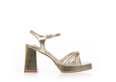 Πέδιλα χρυσά δερματίνη με ιδιαίτερη φάσα από πολλαπλά λουράκια και φιάπα ΧΡΥΣΟ - Tsoukalas - 