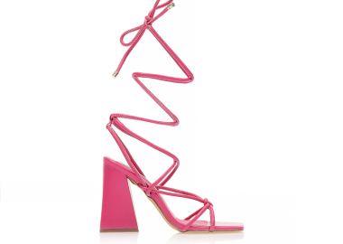 Πέδιλα φούξια δερματίνη με λουράκια δετά και τριγωνικό χοντρό τακούνι ΦΟΥΞΙΑ - Tsoukalas - 