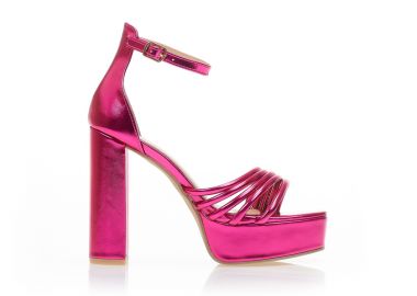 Πέδιλα φούξια μεταλλιζέ δερματίνη με λοξή φάσα από πολλαπλά λουράκια ΦΟΥΞΙΑ - Tsoukalas - 