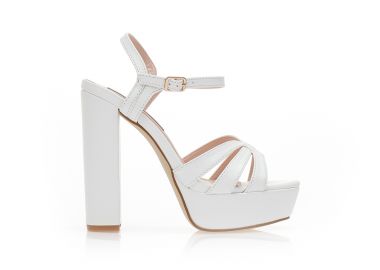 Πέδιλα λευκά δερματίνη με ιδιαίτερο σχέδιο στην φάσα και φιάπα ΛΕΥΚΟ - Tsoukalas - 