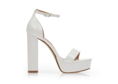 Πέδιλα λευκά λουστρίνι με φιάπα και λουράκι στον αστράγαλο ΛΕΥΚΟ - Tsoukalas - 