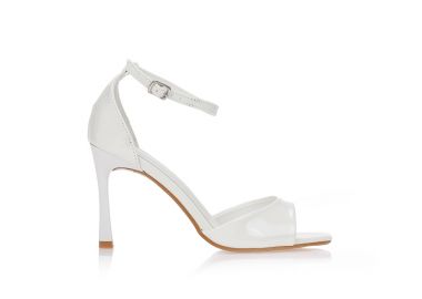 Πέδιλα λευκά λουστρίνι με μπαρέτα ΛΕΥΚΟ - Tsoukalas - 