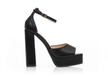 Πέδιλα μαύρα δερματίνη με φαρδιά φάσα και φιάπα ΜΑΥΡΟ - Tsoukalas - 