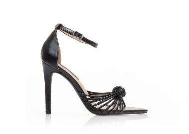 Πέδιλα μαύρα δερματίνη με κόμπο από λουράκια στην φάσα και μυτερό τελείωμα ΜΑΥΡΟ - Tsoukalas - 