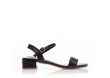 Πέδιλα μαύρα δερματίνη με λουράκι στον αστράγαλο και λουστρίνι ΜΑΥΡΟ - Tsoukalas - 