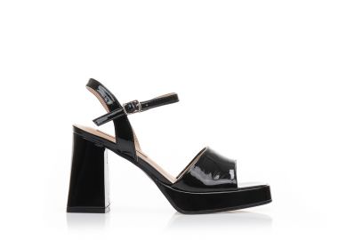 Πέδιλα μαύρα λουστρίνι με φιάπα και λουράκι στον αστράγαλο ΜΑΥΡΟ - Tsoukalas - 