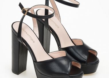 Πέδιλα με χοντρό τακούνι και φιάπα - Μαύρο - Issue - 