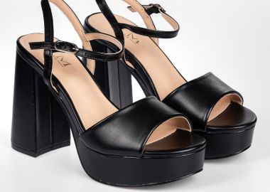 Πέδιλα με χοντρό τακούνι και λουράκια - Μαύρο - Issue - 