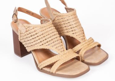 Πέδιλα με χοντρό τακούνι και πλεκτό σχέδιο - Μπεζ - Issue - 