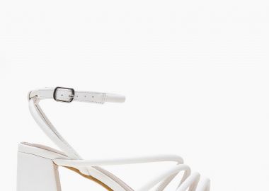 Πέδιλα με χοντρό τακούνι σε καρέ γραμμή - Λευκό - Issue - 