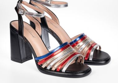 Πέδιλα με ιδιαίτερη φάσα - Μαύρο - Issue - 