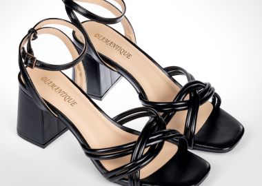 Πέδιλα με ιδιαίτερη φάσα και μπαρέτα - Μαύρο - Issue - 