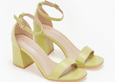 Πέδιλα με κλειστή φτέρνα και μπαρέτα - Πράσινο - Issue - 