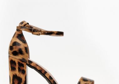 Πέδιλα με κλειστή φτέρνα και ψηλό τακούνι - Λεοπάρ - Issue - 