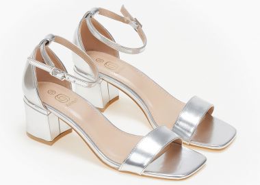 Πέδιλα με μεταλλική λεπτομέρεια - Ασημί - Issue - 