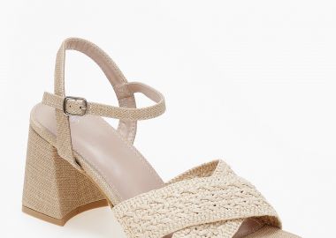 Πέδιλα με πλεκτό σχέδιο και χοντρό τακούνι. - Μπεζ - Issue - 