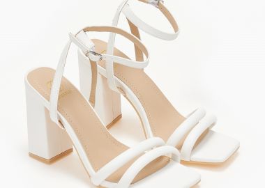 Πέδιλα με στρογγυλά λουράκια σε καρέ γραμμή - Λευκό - Issue - 