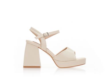 Πέδιλα μπεζ δερματίνη με τετράγωνο τακούνι ΜΠΕΖ - Tsoukalas - 