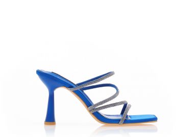 Πέδιλα mules μπλε σατέν με λουράκια από στρας και ιδιαίτερο τακούνι. ΜΠΛΕ - Tsoukalas - 