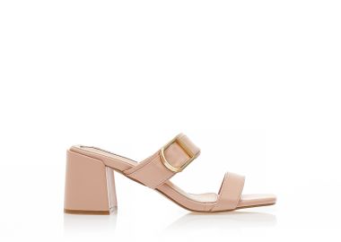 Πέδιλα mules nude δερματίνη με διπλό λουράκι και διακοσμητική μεταλλική αγκράφα NUDE - Tsoukalas - 