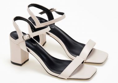 Πέδιλα σε καρέ γραμμή με χοντρό τακούνι - Μπεζ - Issue - 