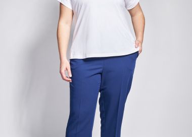 Peg παντελόνι twill TR με μεταλλικές αγκράφες στο ζωνάκι -  - 