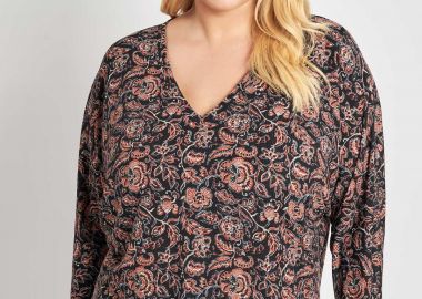 Πλεκτή μπλούζα με V εμπριμέ φλοράλ -  - 