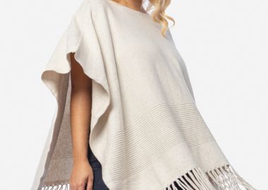 Πόντσο με κρόσια σε εκρού χρώμα -  - 