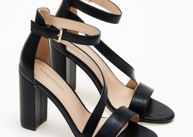 Ψηλά πέδιλα με χοντρό τακούνι - Μαύρο - Issue - 