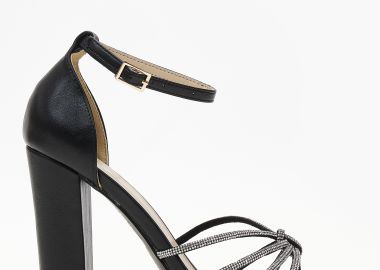 Ψηλά πέδιλα με χοντρό τακούνι, κλειστή φτέρνα και στρας - Μαύρο - Issue - 