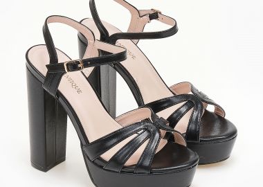 Ψηλά πέδιλα με χοντρό τακούνι και φιάπα - Μαύρο - Issue - 