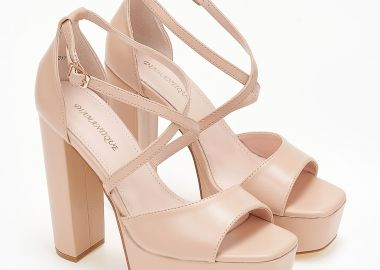 Ψηλά πέδιλα με διπλή φιάπα - Nude - Issue - 