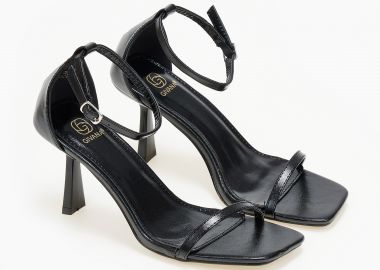 Ψηλά πέδιλα με λεπτή φάσα - Μαύρο - Issue - 