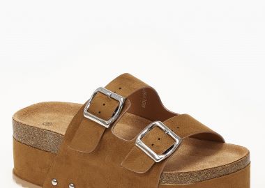 Ψηλά σανδάλια flatform με αγκράφες και suede υφή - Κάμελ - Issue - 