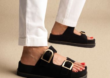 RAGAZZA Flatform Σανδάλια με εντυπωσιακή αγκράφα - 01253 - Μαύρο Σουέτ - RAGAZZA - 