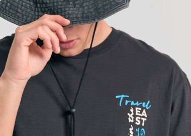 Relaxed fit με graphic τύπωμα στην πλάτη - FUNKY BUDDHA - 