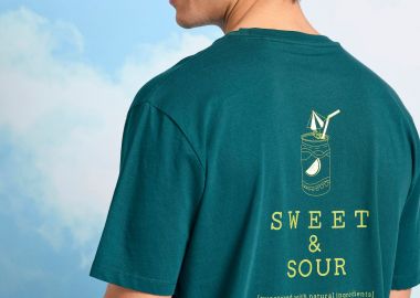 Relaxed t-shirt με text artwork τύπωμα στην πλάτη - FUNKY BUDDHA - 