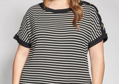 Ριγέ μπλούζα από ελαστικό ζέρσεϊ με διακοσμητικά κουμπιά -  - 