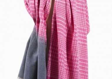 ΡΟΖ ΚΑΣΚΟΛ ΠΙΕ ΝΤΕ ΠΟΥΛ ΜΕ ΓΚΡΙ ΛΕΠΤΟΜΕΡΕΙΑ ΚΑΙ ΚΡΟΣΣΙΑ ΣΤΙΣ ΑΚΡΕΣ - Anna Raxevsky - 