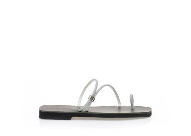 Σανδάλια χειροποίητα ασημί με γκλίτερ δερματίνη με λοξό λουράκι και σχέδιο δαχτυλίδι ΛΕΥΚΟ - Tsoukalas - 