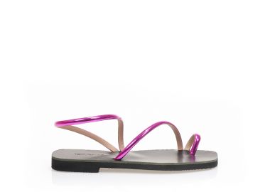Σανδάλια χειροποίητα φούξια μεταλλιζέ δερματίνη με λουράκια και σχέδιο δαχτυλίδι ΦΟΥΞΙΑ - Tsoukalas - 