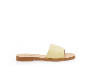 Σανδάλια χειροποίητα κίτρινα δερματίνη με ανάγλυφο σχέδιο στη φάσα ΚΙΤΡΙΝΟ - Tsoukalas - 