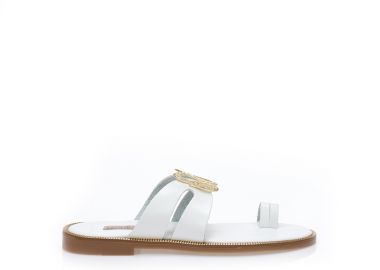 Σανδάλια χειροποίητα λευκά δερματίνη με διακοσμητική αγκράφα και σχέδιο δαχτυλίδι ΛΕΥΚΟ - Tsoukalas - 